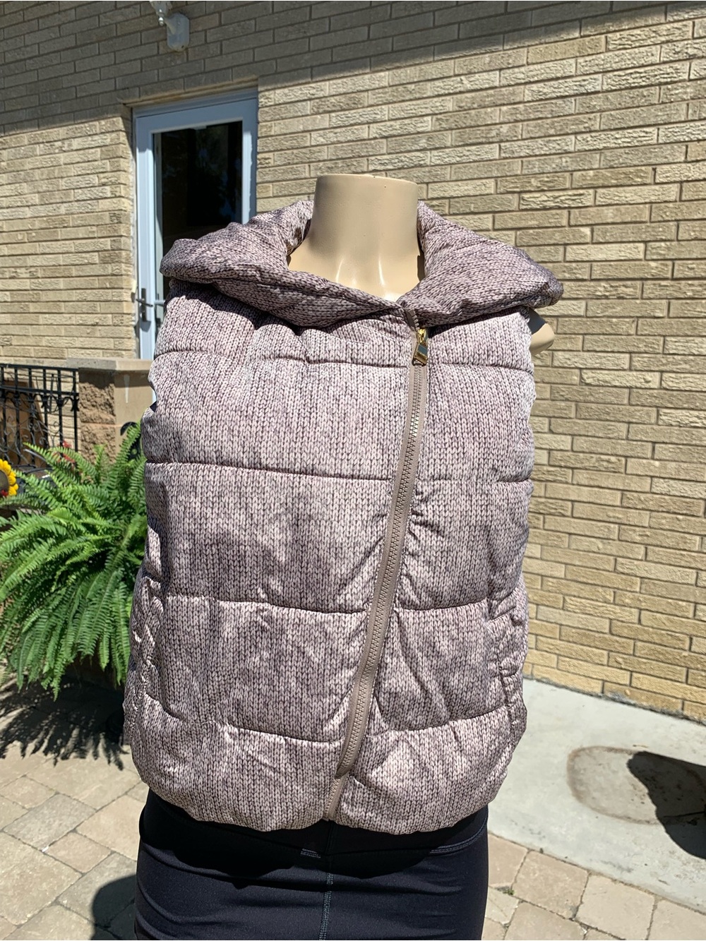 Calvin Klein Quilted Puffer Vest - Mauve size M